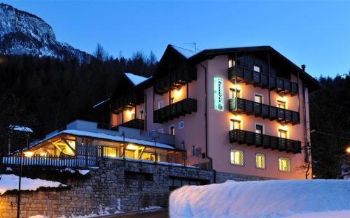 Dimaro Hotel | Park Hotel Bellevue