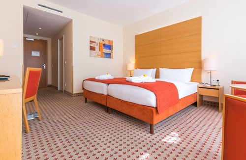 Seepromenade Hotel | Park-Hotel Hübner