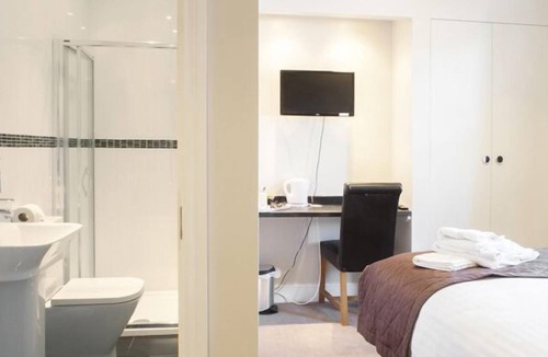 Rushmoor District House | Park Lodge Guest House