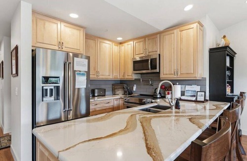 Chelan Condo | Park Pointe A302 - Community Pool/Hot tub!
