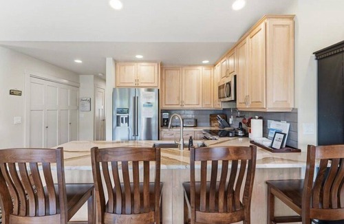 Chelan Condo | Park Pointe A302 - Community Pool/Hot tub!