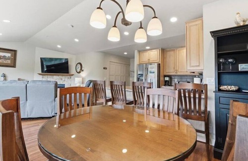 Chelan Condo | Park Pointe A302 - Community Pool/Hot tub!