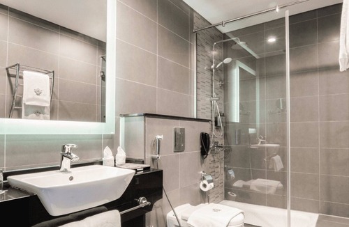 Downtown Dubai Hotel | Park Regis BB | Standard | Near Dubai Mall, Dubai Canal Promenade, 4-Star