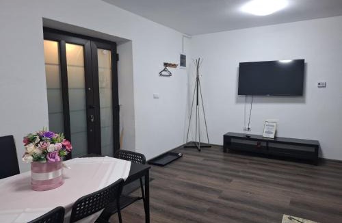 Hoghiz Apartment | Park Residence