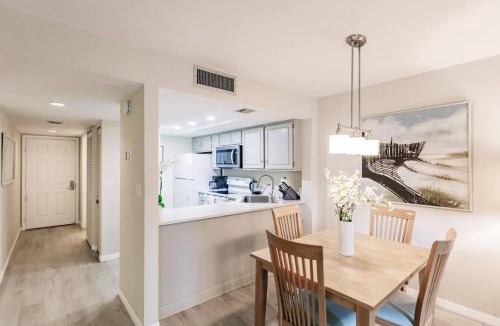 Park Shore House | Park Shore Resort-2nd Floor BLDG H 245 Water views