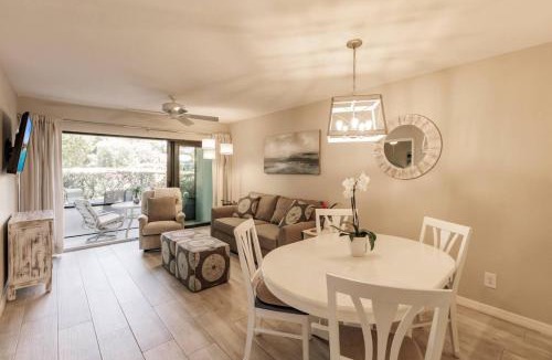 Park Shore Apartment | Park Shore Resort Charming 1st Floor-BLDG A 102