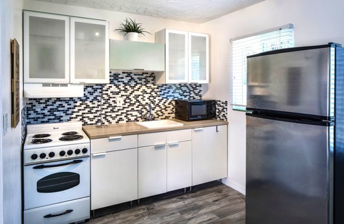 St. Pete Beach Apartment | Park Shore Suites St Pete Beach