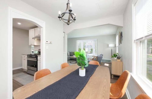 University Heights House | Park-side family retreat with private backyard
