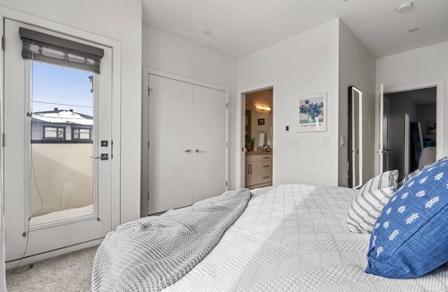 Capitol Hill House | Park Side | King Bed | Min to DT | 3BR | Garage
