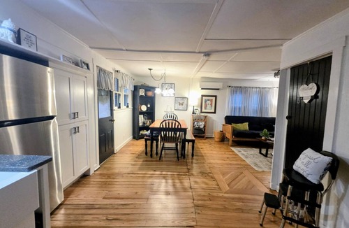 Mount Gretna Heights Cottage | Park the car! Steps to Town and Trails