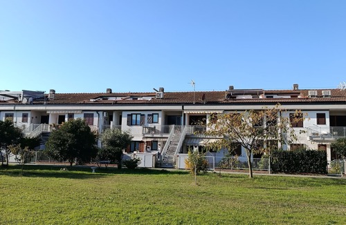 Luni Mare Apartment | Park view apartment, 3 rooms, private parking, kids free.