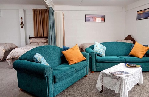 Feilding House | Park View 'Home Away From Home'
