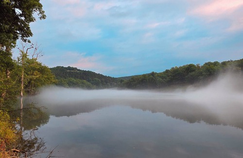 Eureka Springs Cabin | Parkers Hideaway on the White River/Dogwood