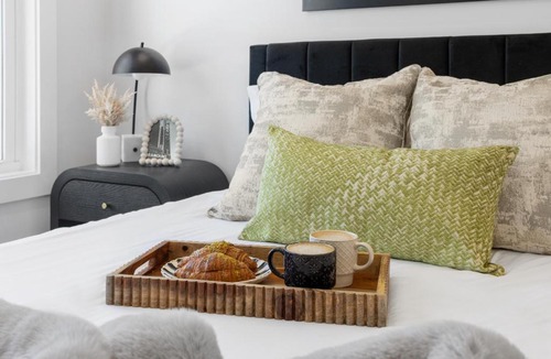 Ward Two Apartment | Parking 3BR2Bth Cambridge Boston W&D Subway AC