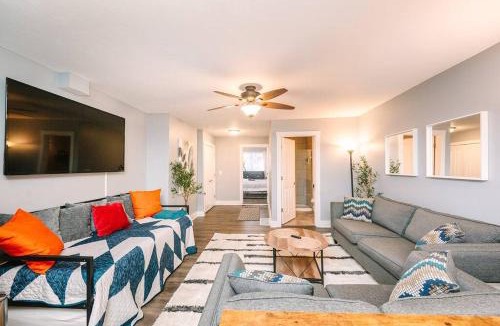 Manchester Apartment | Parking Comfortable Suite