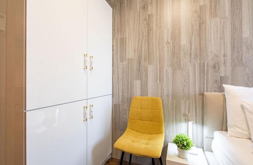 15th District Apartment | Parking Easy - Extra Peaceful & Very Comfy