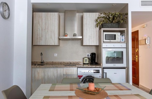 La Trinidad-San Juan y Todos los Santos Apartment | Parking Entre Patios Centro