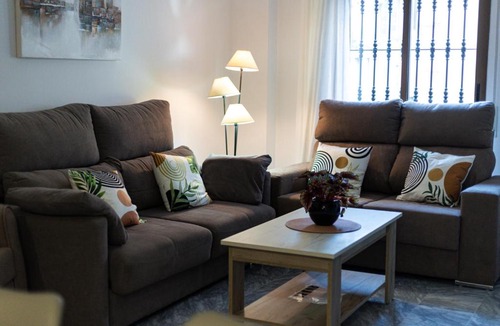 La Trinidad-San Juan y Todos los Santos Apartment | Parking Entre Patios Centro