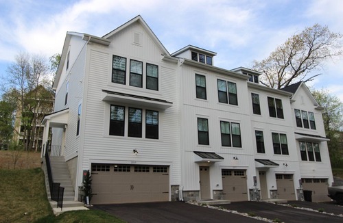 Parole House | Parking. Short Uber Ride. Townhouse in Annapolis! 3 Miles from USNA and Downtown