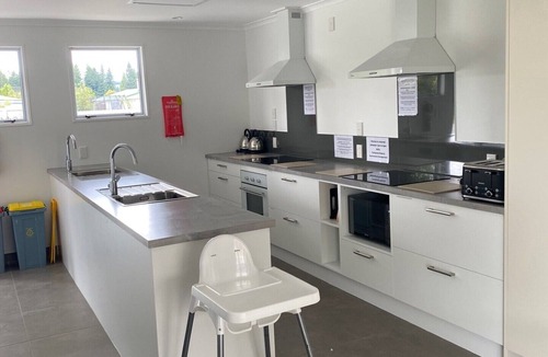 Te Anau Hotel | Parklands Motel