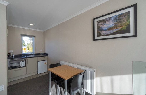 Te Anau Hotel | Parklands Motel
