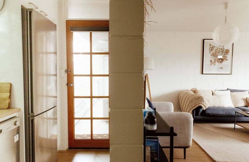 Launceston CBD Apartment | Parkside Apartment CBD with Parking