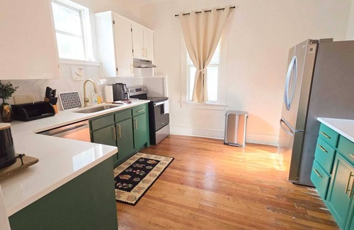 Columbus House | Parkside Haven, Spacious 4-bed-3-bath, Newly renovated,Private back yard,Laundry