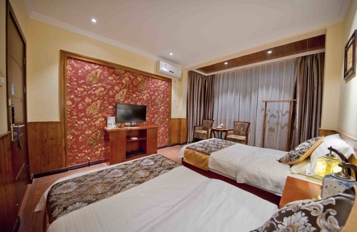 Xiufeng Hostel | Parkside Hostel