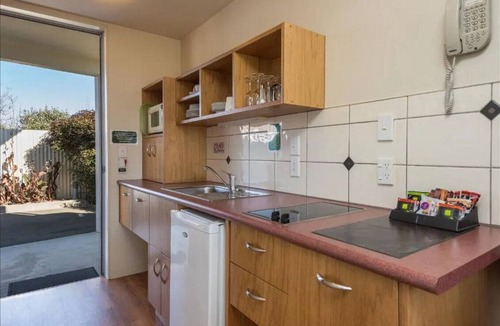 Richmond Hotel | Parkside Motel