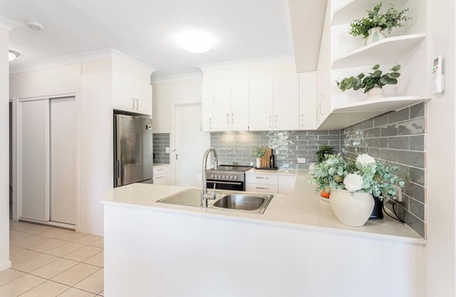 Redcliffe Apartment | "Parkside Villa on the Creek"