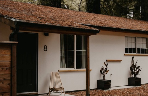 Myers Flat Cottage | Parkway Grove 2 Bedroom Avenue of the Giants Family Retreat +Private HotTub