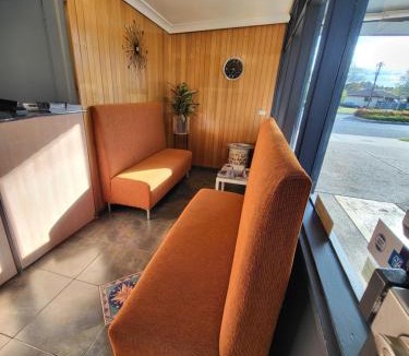 Queanbeyan Hotel | Parkway Motel