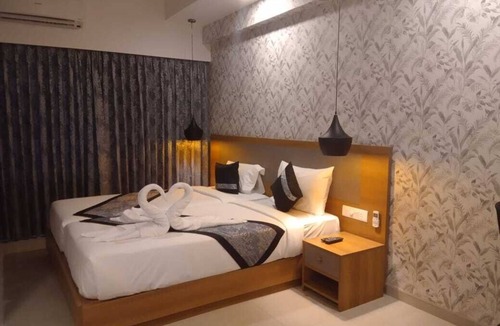 Kadubeesanahalli Hotel | Parkwood Suites