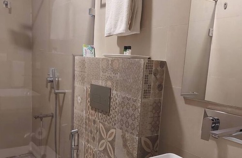 Kadubeesanahalli Hotel | Parkwood Suites