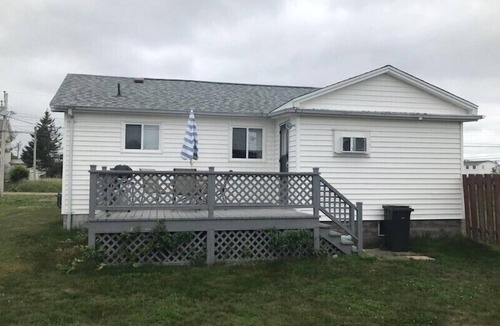 Pointe-du-Chene House | Parlee Beach Cottage for Rent. 3 Min Walk to Beach