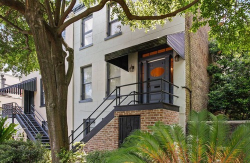 Historic District - North Apartment | Parlor Apartment on Abercorn: Facing Colonial Park