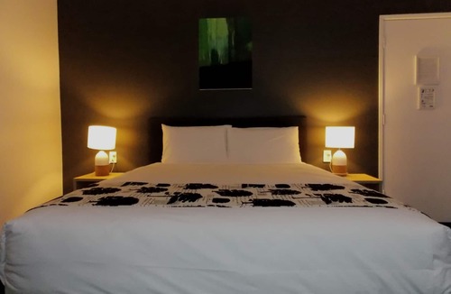 Parnell Hotel | Parnell Pines