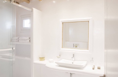 Parikia Hotel | Paros Palace Adults Only