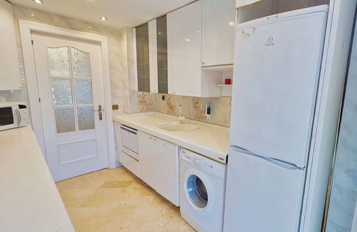 Marbella City Centre Apartment | Parque de Marbella Three Bedroom Apartment