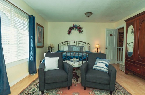 Yelm Bed & Breakfast | Parrish Room at BNB