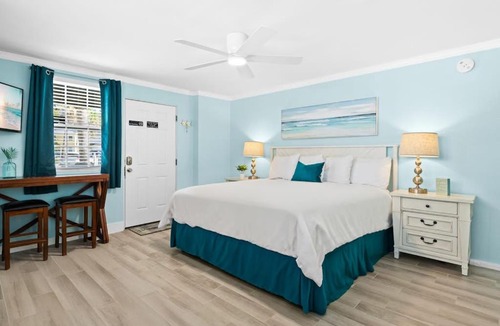 Siesta Key Village Apartment | Parrot Beach Cottages Suite #1
