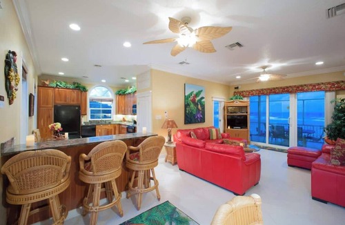 North Side House | Parrot ise 4BR Oceanfront Villa - Pool, Tiki Bar & Secluded Beach