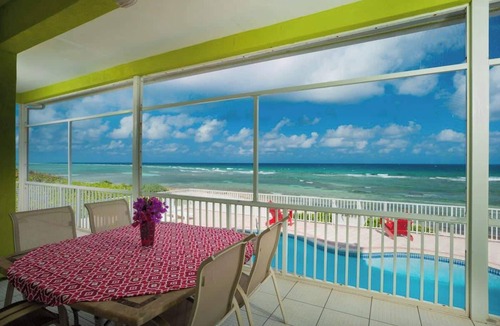 North Side House | Parrot ise 4BR Oceanfront Villa - Pool, Tiki Bar & Secluded Beach