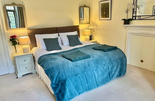 Badminton Bed & Breakfast | Parsonage House