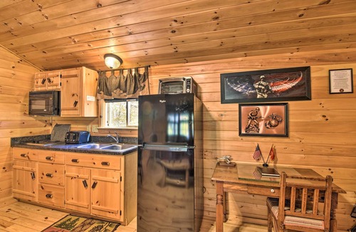 St George Cottage | Parsons Semper Fi Cabin w/Fire Pit!