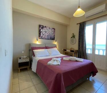Koroni House | Parthenon Rooms