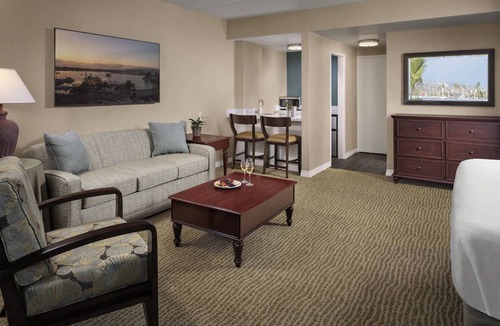 Central Mission Beach Hostel | Partial Bay View Studio King, Bahia Resort, Spa and Heated Pool, Near SeaWorld