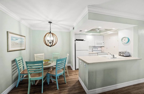 Sanibel Condo | Partial Beach View 2 bed, 2 bath at Sanibel Moorings #1022