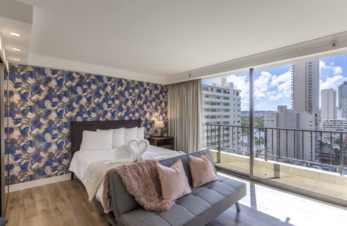 Waikiki Condo | Partial Ocean View King STUDIO with Kitchenette and FREE WIFI!