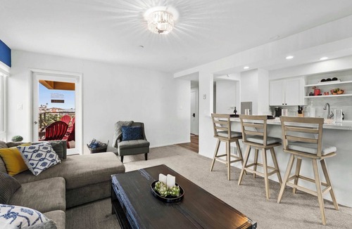 Village of La Jolla Condo | Partial ocean views, A/C, steps to tide pools
